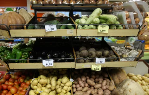 Mercado brasileño mantiene previsiones de crecimiento e inflación para 2016