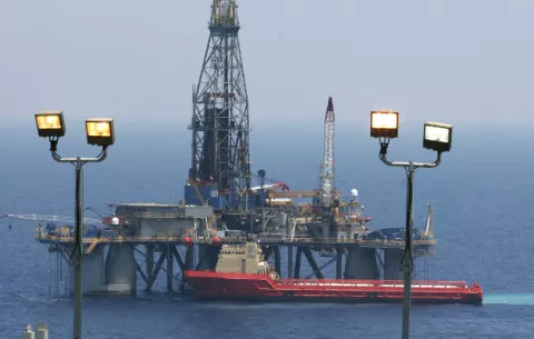 México garantiza un precio del petróleo a 42 dólares el barril para 2017