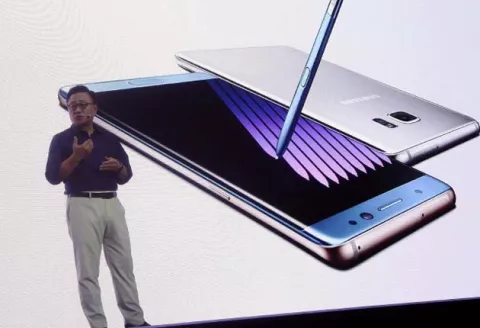 Samsung presentó  el Note 7 con escáner de iris y resistente al agua