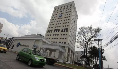 La Caja de Ahorros, entre los bancos menos eficientes