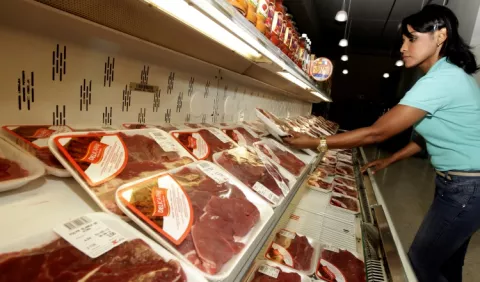 Panameños sufren mayores alzas este año