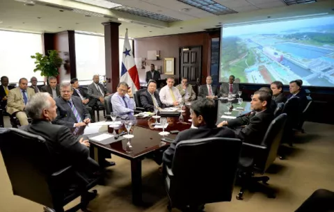 Canal de Panamá reafirma que nuevas esclusas operan de manera segura