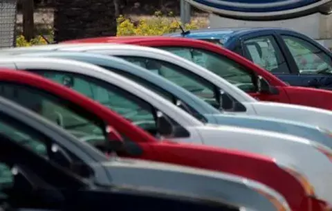 Lo que jamás se hace con un auto recién comprado
