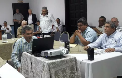 Coobana dispuesta a invertir en la reactivación bananera en Barú