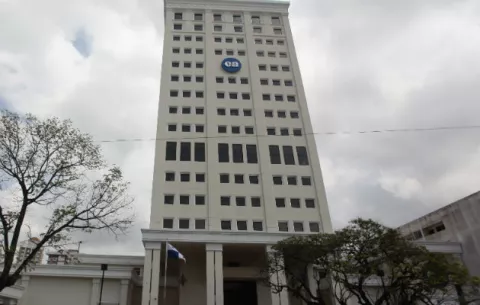  La Caja de Ahorros sustenta su vista presupuestaria por  $673.4 millones