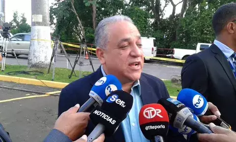 Camacho tilda de "Chaflanes políticos" a diputados rebeldes