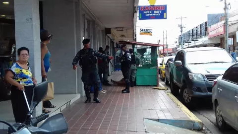 Delincuentes se llevan $70 mil de casa de empeño en David