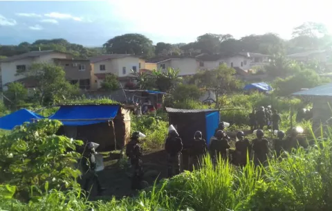 Policía desaloja a precaristas de Altos de Morazán; piden el terreno 