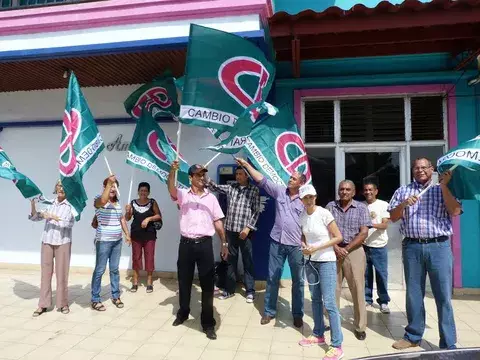 Miembros de Cambio Democrático protestan en Chitré