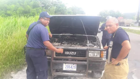 Carro que procedía de Costa Rica se incendia en Penonomé
