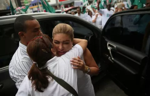 Fianza para Alma Cortés, deberá pagar 300 mil dólares