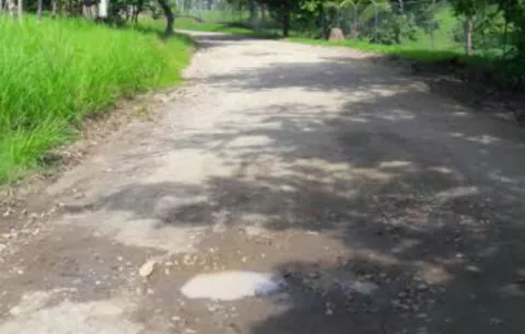 Transporte público no aguanta más; carretera en pésimo estado  