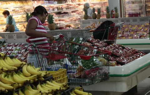 La inflación se estanca en EEUU por el descenso de los precios de la gasolina