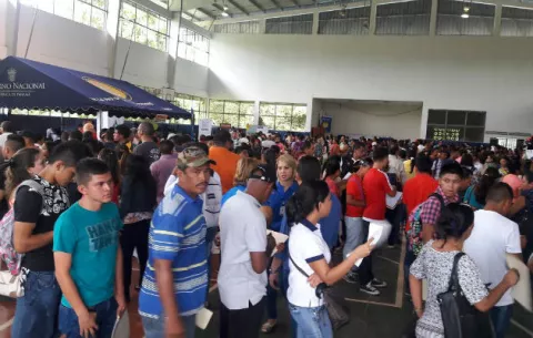 Treinta empresas estuvieron en Feria de Empleo en Penonomé