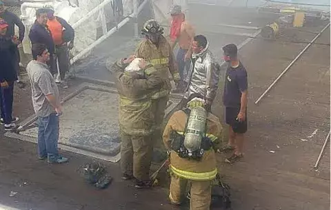 Se incendia barco atunero en Vacamonte 