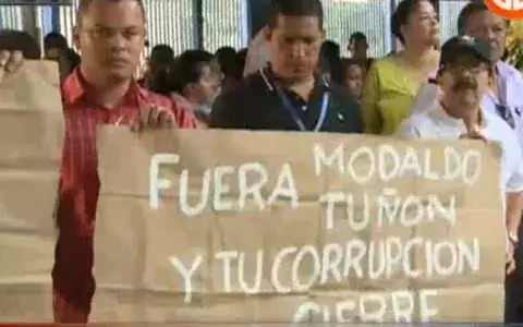 Cierran puertas del Inadeh para exigir destitución de director Modaldo Tuñón