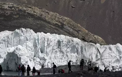 Deshielo glaciar conlleva riesgo de inundaciones 