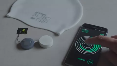 El gorro de natación con bluetooth que revolucionará 