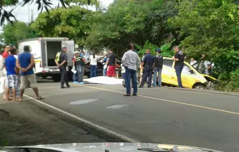 Taxista en Las Tablas pierde la vida al impactar con una alcantarilla