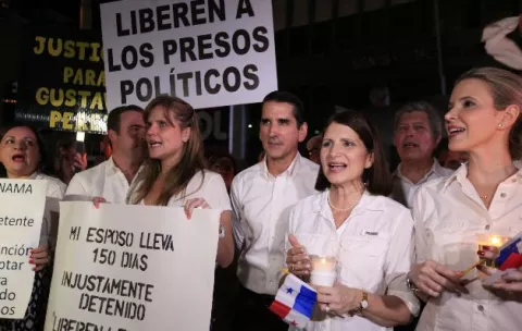 "Varela detiene a Cortés, pero no a Fonseca Mora", Marta de Martinelli
