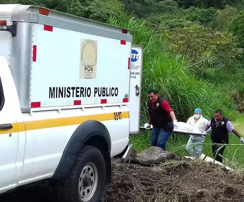 Hallan osamenta humana en finca privada en Volcán