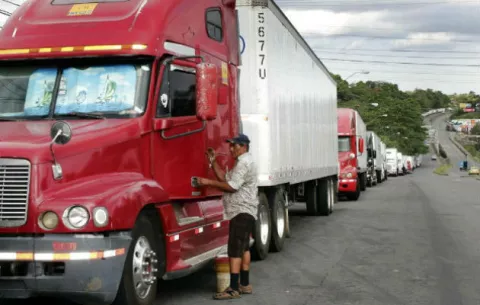 Empresarios piden modificación a la Ley de transporte de carga por carretera