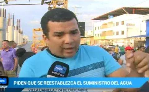 Cierran vía en la 24 de Diciembre en demanda de agua 