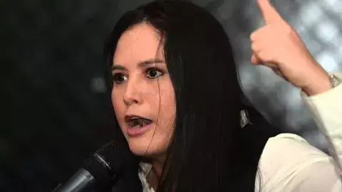 Zulay recomienda el uso de faldas a los diputados panameñistas