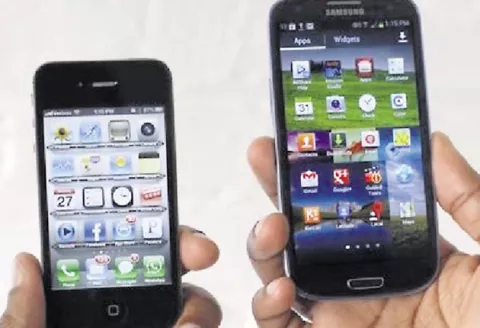Los dos grandes rivales tecnológicos, Samsung y Apple, en apuros