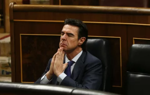 Polémico cargo en BM para exministro español que apareció en papeles Panamá