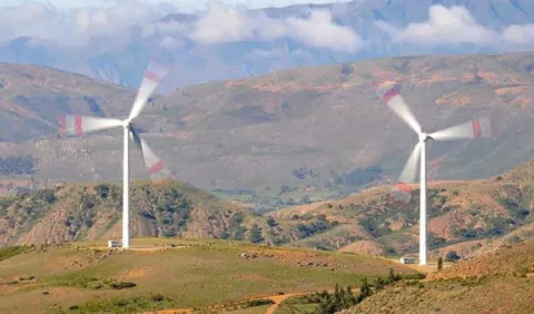 Bolivia amplía su primera planta eólica