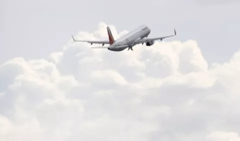 Piden plan para reducir emisiones de la aviación