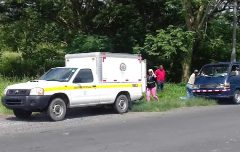 Hombre fallece al asfixiarse con pollo en plena vía Interamericana