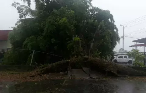 Miles de personas sin agua, ni luz en Bocas del Toro por fuertes vientos