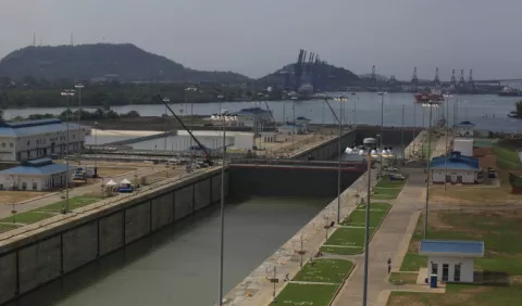 Canal de Panamá ve prematuro medir impacto de suspensión de pagos de Hanjin