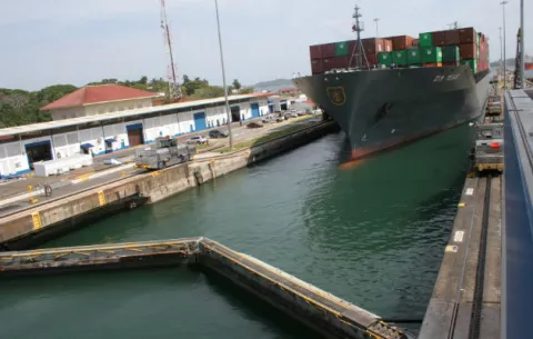 Panamá busca nuevos espacios para impulsar transporte marítimo regional 