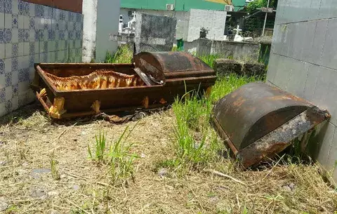 Niegan actos satánicos en cementerios de Changuinola 