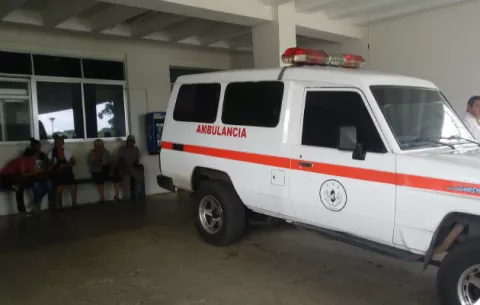 Un menor y un adulto son heridos con arma blanca por delincuentes en Boquerón