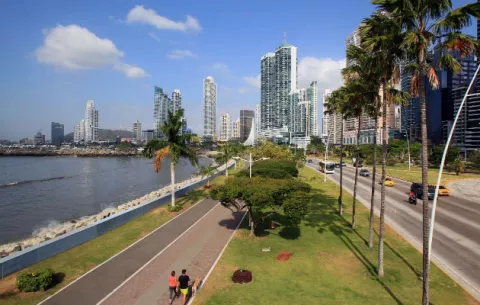 Panamá expone ante el Gobierno británico "avances" en transparencia fiscal