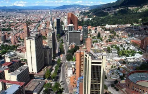 Colombianos adeudan 1,609 millones de dólares en impuestos, según la DIAN