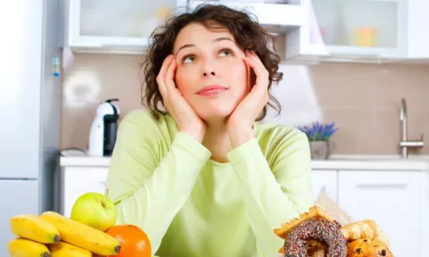 Comer menos retrasa el envejecimiento