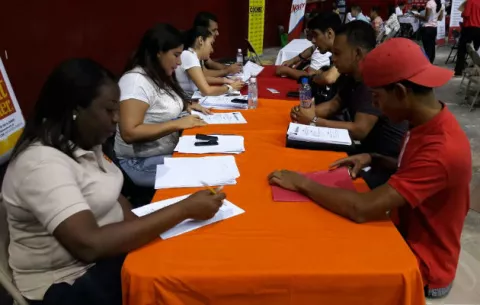 Empresarios no recuperan confianza en la economía