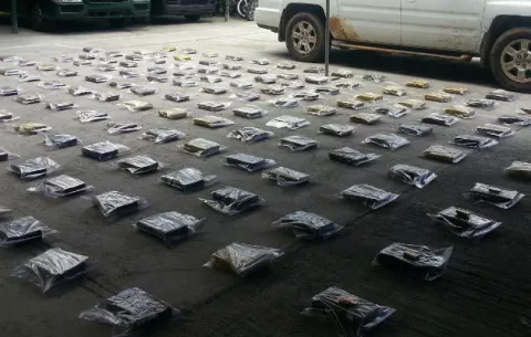 Incautan en Guabala, cocaína que iba dentro de vehículo cisterna