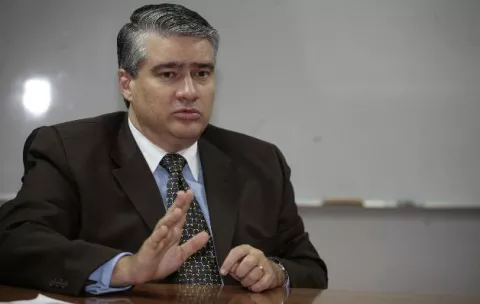 El ministro de Economía panameño: El canal ampliado supera las expectativas