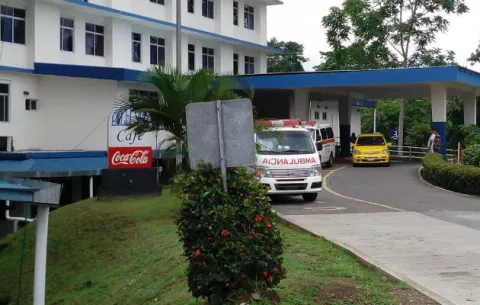Hombre ingiere gasolina en el distrito de Dolega