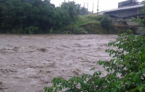 Lluvias obligan al Idaan a paralizar plantas potabilizadoras en Chiriquí