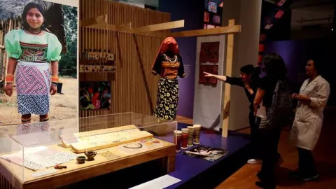 Exhiben selección de molas en el Museo de Oro