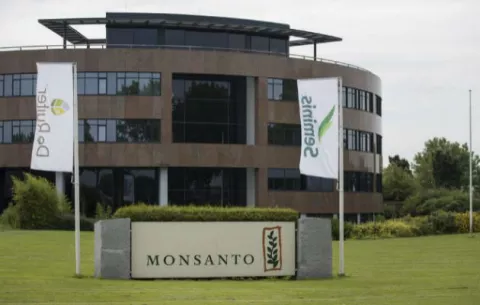 Bayer compra la estadounidense Monsato por 66 mil millones de dólares
