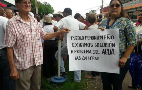 Penonomeños protestan tras varios días de estar si agua potable
