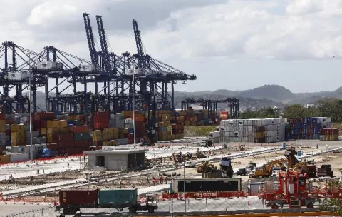 Expertos mundiales disertan sobre logística, comercio y el Canal de Panamá
